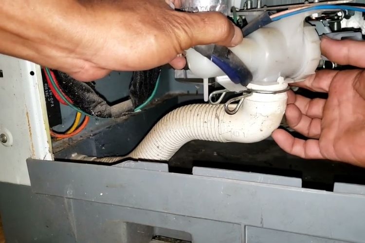 Máy giặt LG bị rò điện, gây nguy hiểm khi chạm vào