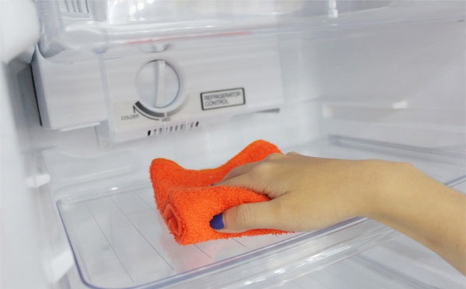 Tủ lạnh LG bị đọng sương, đổ mồ hôi bên ngoài vỏ