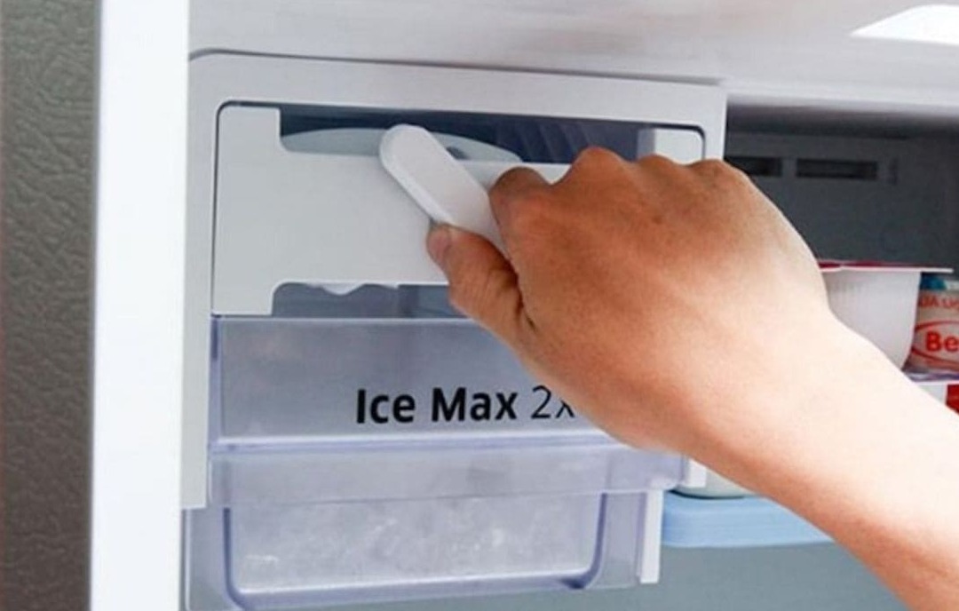 Bộ phận làm đá tự động của tủ lạnh LG gặp vấn đề